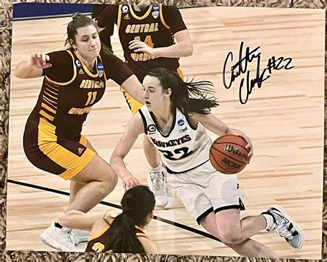 CAITLIN CLARK Signed Autographed 8x10 Photo IOWA HAWKEYES Basketball ...