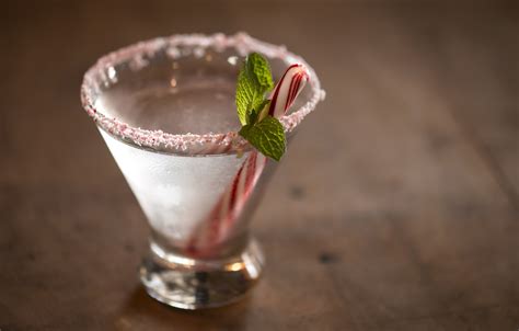 Peppermint Schnapps Profile and Mixed Drink Recipes