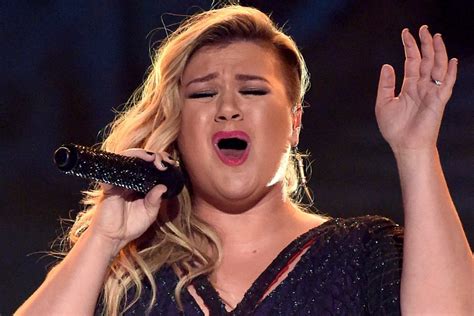 Kelly Clarkson And 'Voice' Finalist Destroy Etta James Classic On Show ...