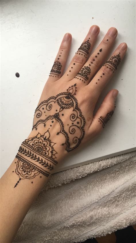 Easy Henna Tattoo Designs For Hands