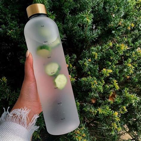 Healthish Water Bottle 💧 on Instagram: “Loving this photo from @aa_health 🥰 What do you put in ...