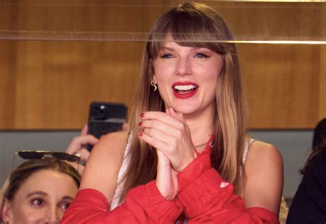 Heartwarming Video Emerges Of Taylor Swift With Brittany Mahomes - The Spun