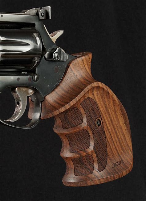 Karl Nill Maßgriffe | Revolver Grips