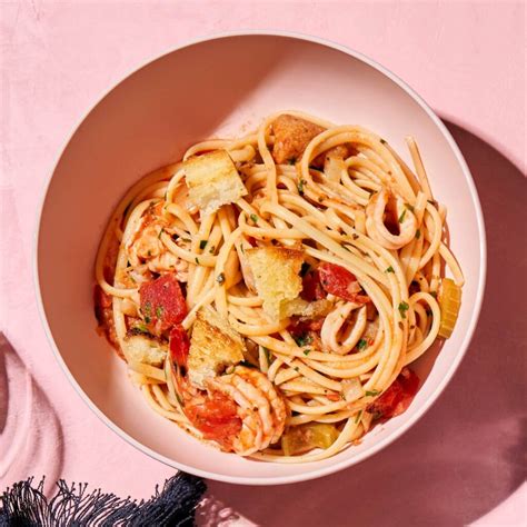 Seafood Linguine Recipe - Linguine with Seafood - Cioppino Pasta | Ronzoni® Pasta