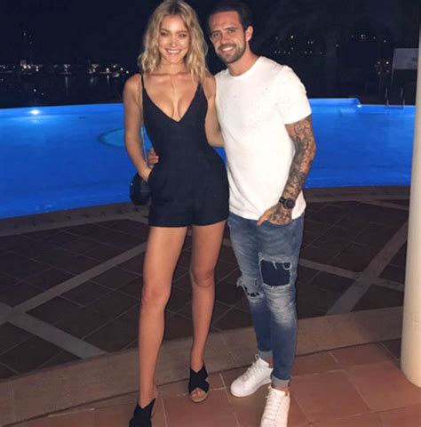 Danny Ings girlfriend: Georgia Gibbs in saucy bikini snap amid Southampton transfer news ...