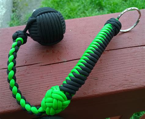 Zombie monkey fist defense keychain. Monkey fist done around golf ball. | Paracord monkeyfist ...