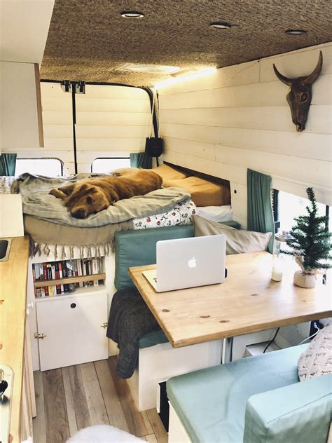 Vivre sur un terrain en van aménagé : notre expérience - The Travelling Shed | Van living, Van ...