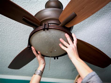 The Right Way To Install A Ceiling Fan - km.electric