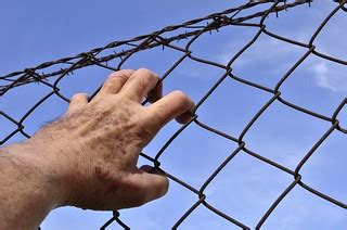 Prison Barbed Wire Fence Escape | Prisoner trying to escape … | Flickr