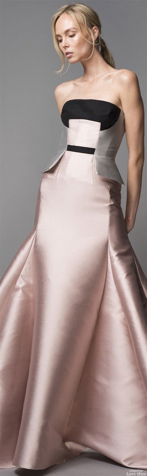 Bibhu Mohapatra Resort 2016 Pink Fashion, Runway Fashion, Look Formal, Festa Party, Couture ...