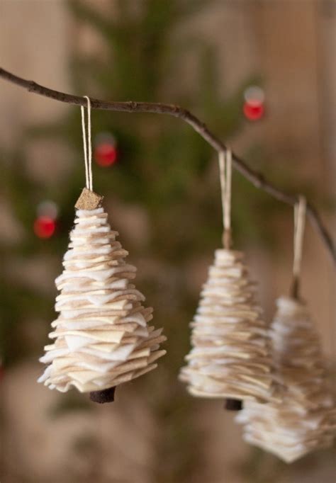 70 DIY Felt Christmas Tree Ornaments - Shelterness