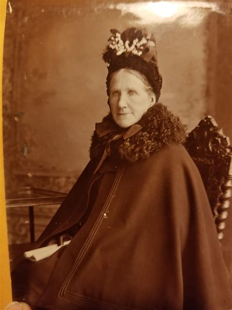 My great great great grandmother (1890's) looking spooky but undeniably fly in her cape : r ...