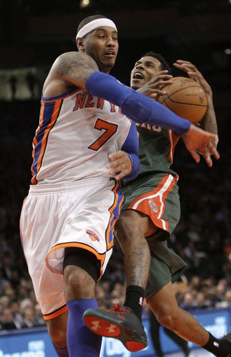 Carmelo Anthony's 28 points propel Knicks to vital win over Bucks ...