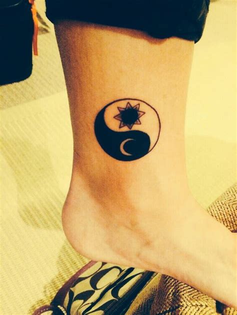 Tatuaje: Ying-Yang / Sol-Luna - Tatuajes para Mujeres