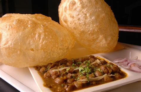 Chole Kulche, delhi street food guide - Travel to India, Cheap Flights ...