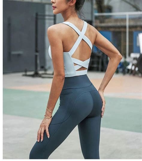 10 Aesthetic Workout Outfits That'll Make You Look Like a Fitness ...