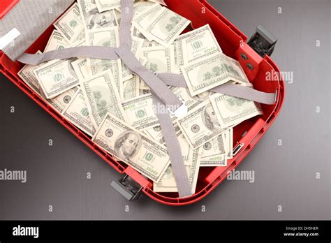 Million dollar suitcase hi-res stock photography and images - Alamy