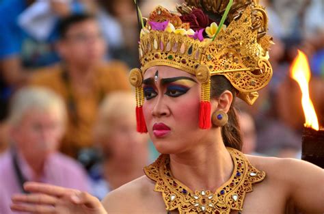 Traditional Indonesian dance shows and cultural performances