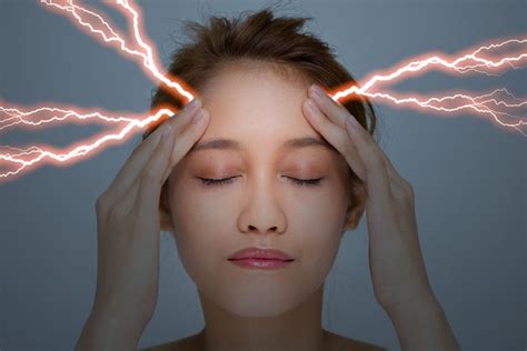 Thunderclap Headache: What It Is, Causes & Symptoms