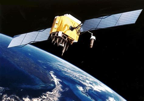 How Satellites Stay in Orbit - Universe Today