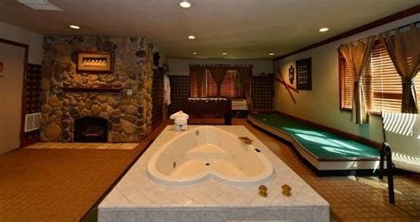 12 Awesome Fantasy & Themed Adult Hotel Rooms