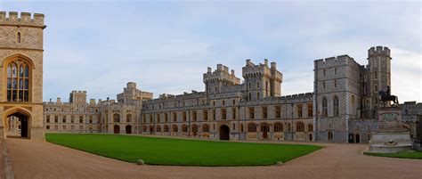 File:Windsor Castle Upper Ward Quadrangle Corrected 2- Nov 2006.jpg - Wikipedia, the free ...