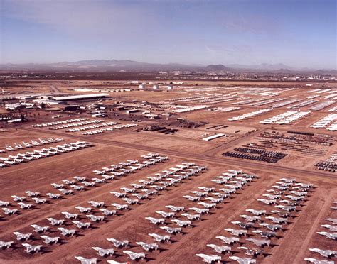 File:AMARC at Davis-Monthan Air Force Base.jpg - Wikipedia, the free encyclopedia