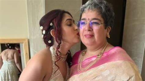 Ira Khan kisses mother Reena Dutta in sweet new pic from pre-wedding festivities Nupur Shikhare ...