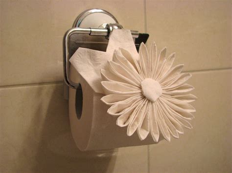 How To Fold Toilet Paper | Storables