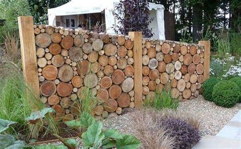 Pin by Christina Pekarek on Holz | Garden fencing, Garden design ...