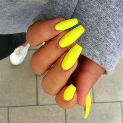 Nail Colors to Show off Your Tan ...