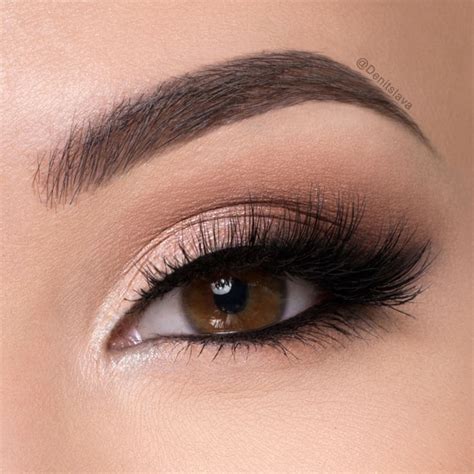 Check out our favorite Natural Smokey Eye inspired makeup look. Embrace your cosmetic addition ...