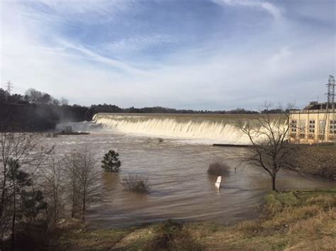 Heavy Rains Cause Lake Norman To Rise, Debris Hazards: Sheriff ...