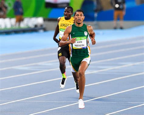 MAKING OF CHAMPIONS | Van Niekerk smashes 400m World Record to claim ...