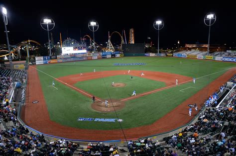 Cops hunt for trio who vandalized Brooklyn Cyclones stadium