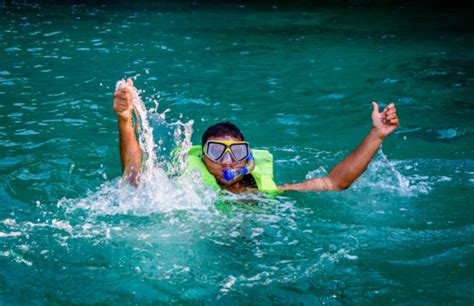 This Glow-in-the-Dark Snorkel Makes Underwater Oral Hella Easy | Complex