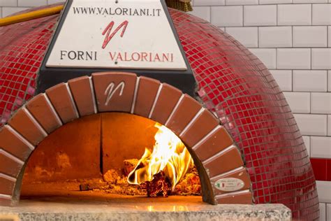 Valoriani pizza oven in a pizzeria in Moscow - Creative Commons Bilder