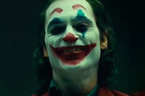 First look at Joaquin Phoenix’s Joker costume revealed - Polygon