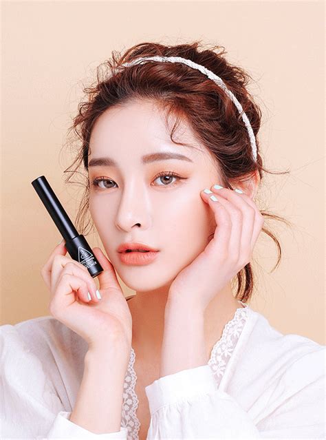 image description | Asian eye makeup, Korean makeup tips, Eye makeup prom