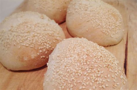 Sesame bread rolls | Lunch Recipes | GoodtoKnow