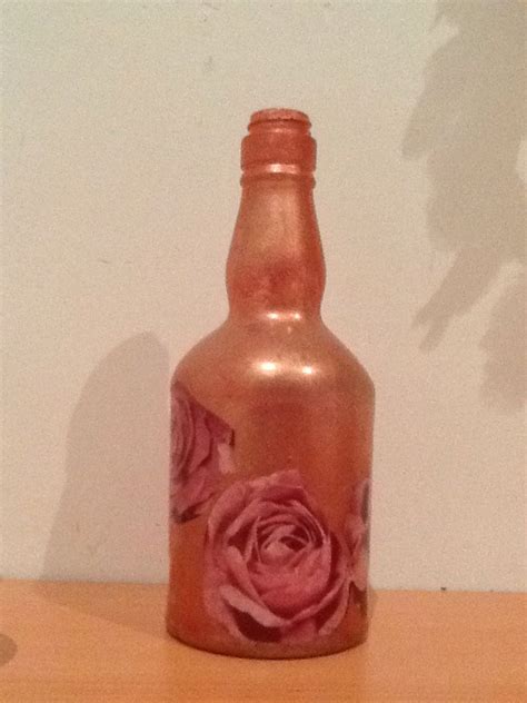 Botella rosa | Botellas, Decoupage, Vidrio