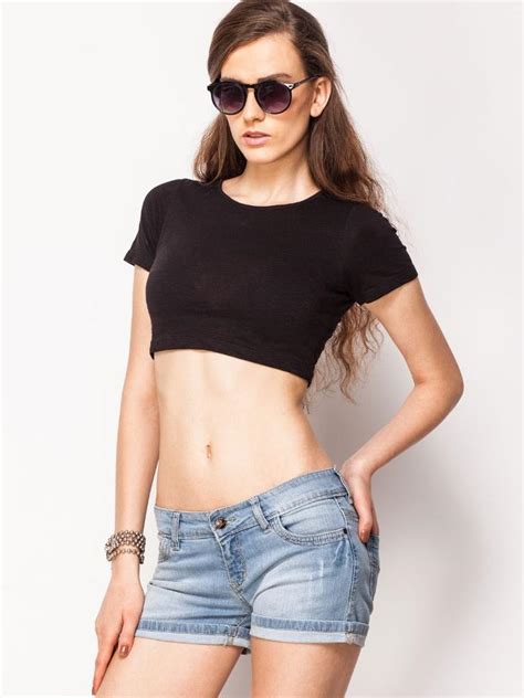 Girls, do you like wearing midriff shirts? - GirlsAskGuys