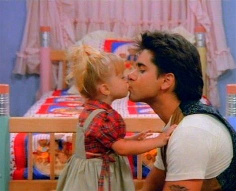 Michelle & Uncle Jesse, kissing . Aww soo cute . | Full house michelle ...