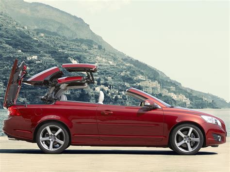 Volvo C70 Convertible (2009 - 2013) MK 1 Facelift review | Auto Trader UK