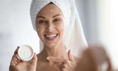 Dermaplaning vs Shaving Your Face | What is better for women?