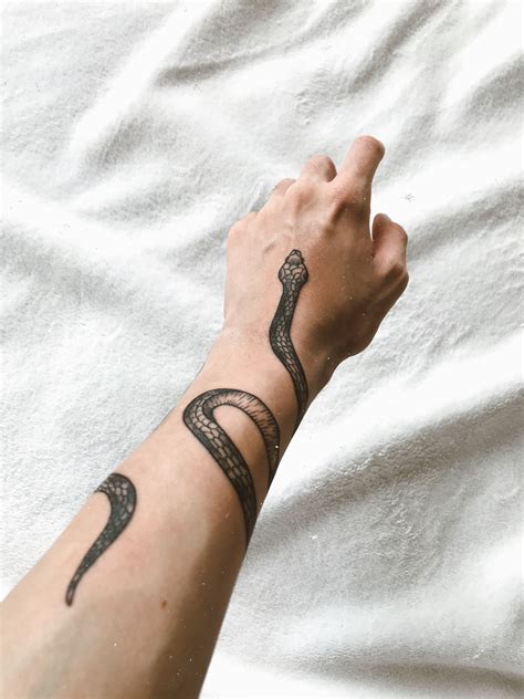 [46+] Design Tatouage Serpent | 25+ Meaningful Snake tattoo 2020 | Hand