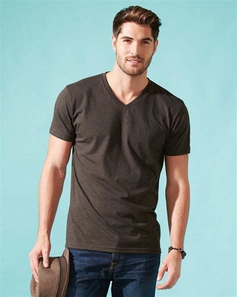 The Essentials Men Should Have In Their Wardrobe: Plain T-Shirts