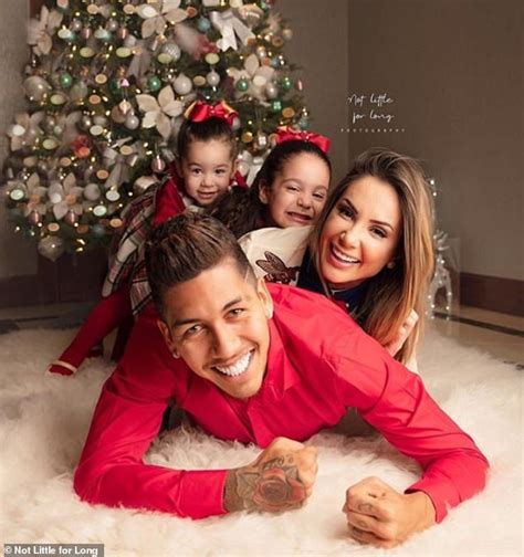 Roberto Firmino Wife : Roberto firmino married larissa pereira in 2014. - Vevotel