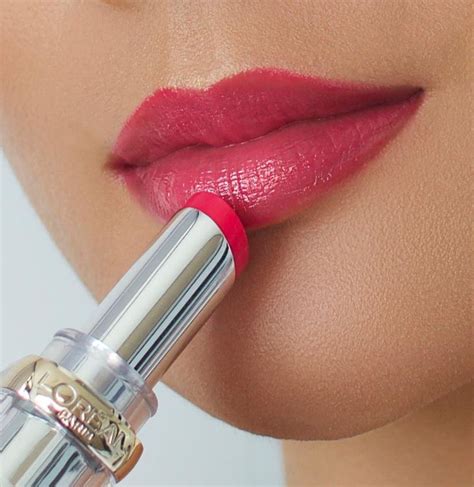 We love this shade berry much 🍓 Featuring Colour Riche Shine lipstick in 820 Lacquered ...