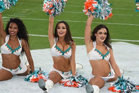 Miami Dolphins Cheerleaders | Dolphins cheerleaders, Miami dolphins ...